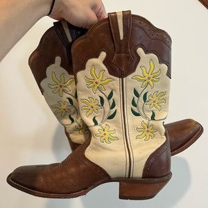 Womens Cowboy Boots, square toe, leather, size 9.